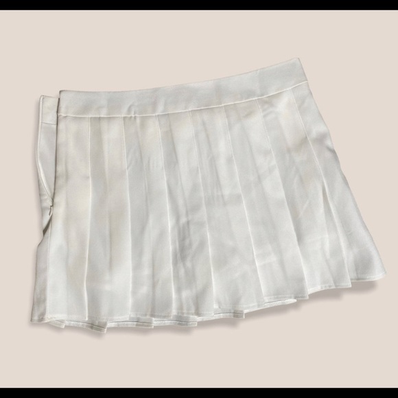 Grey OR white mini tennis skirts. - Picture 1 of 2